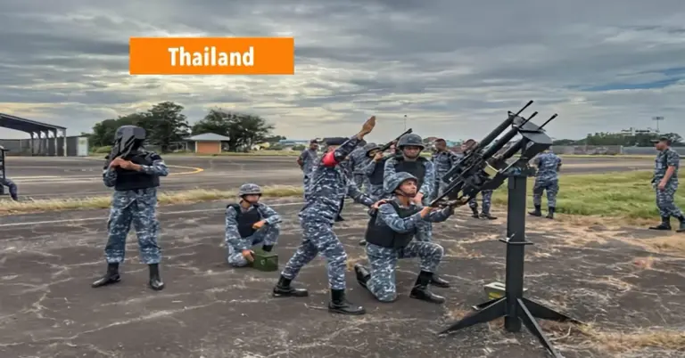 Luchtmacht Thailand wil zijn mannetje staan tegen aanvallen met drones en oefent er lustig op los!