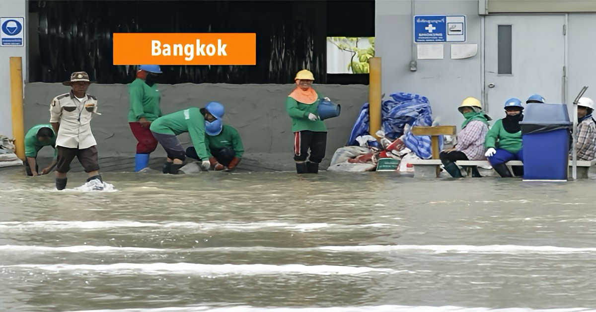 De hoofdstad van Thailand verwacht hoge waterstanden als gevolg van overstromingen.