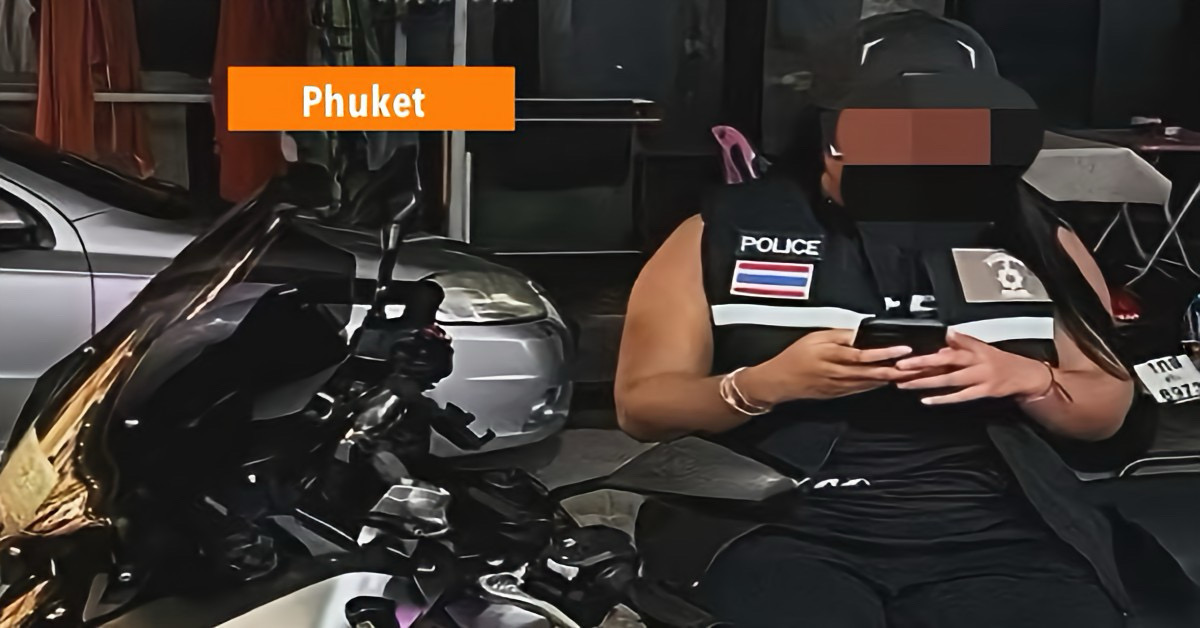 Opschudding in Phuket, buitenlandse vrouw verschijnt in politieuniform en veroorzaakt daarmee onrust onder de Thais.