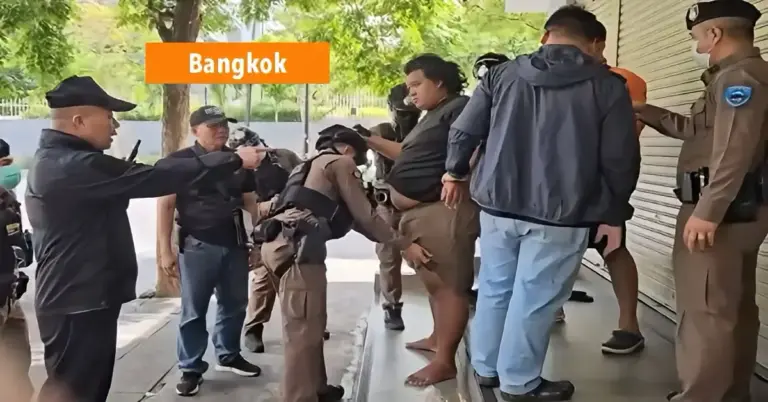 Man in Thailand gearresteerd nadat hij mensen met een paar kilootjes meer met een stanleymes te lijf ging.