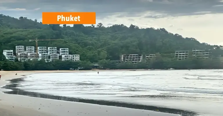 Volgende maand worden op het zuidelijke Thaise eiland Phuket illegale strandhotels gesloopt.