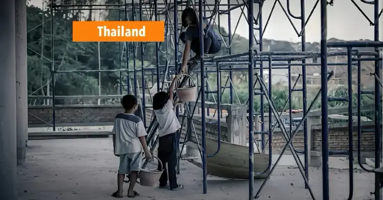 Thailand versterkt bescherming tegen kinderarbeid met veilige banen en scholing.