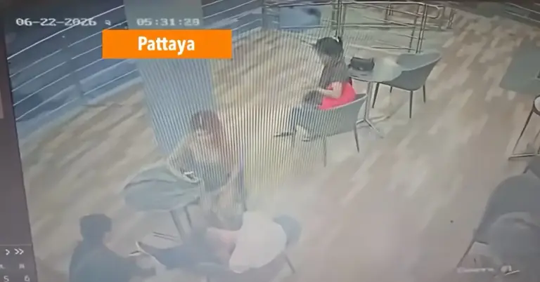 Drie vrouwen plunderen in Pattaya een slapende Brit in McDonald’s en ritselen geruisloos 30.000 baht uit zijn broek.