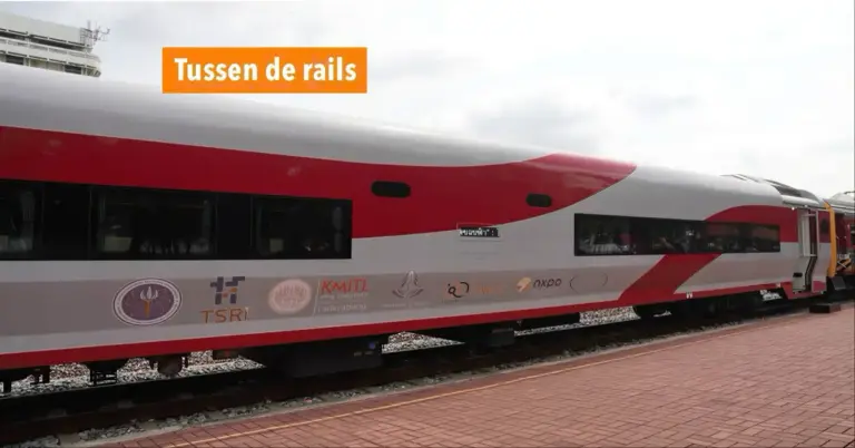 Thailand zet grote stap naar zelfvoorziening met presentatie van eerste eigen elektrische trein.