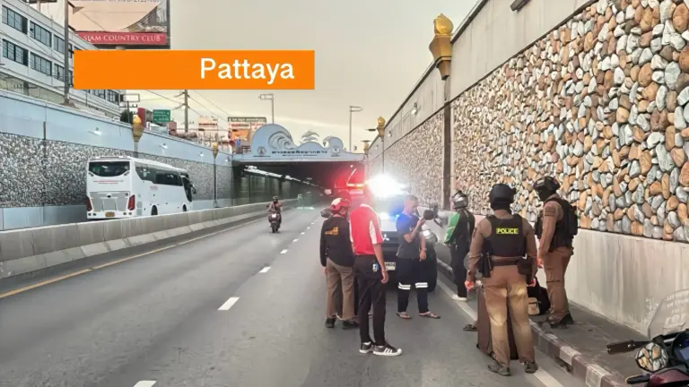 Desperate dakloze man springt vanuit Sukhumvit-tunnel en breekt zijn enkel.