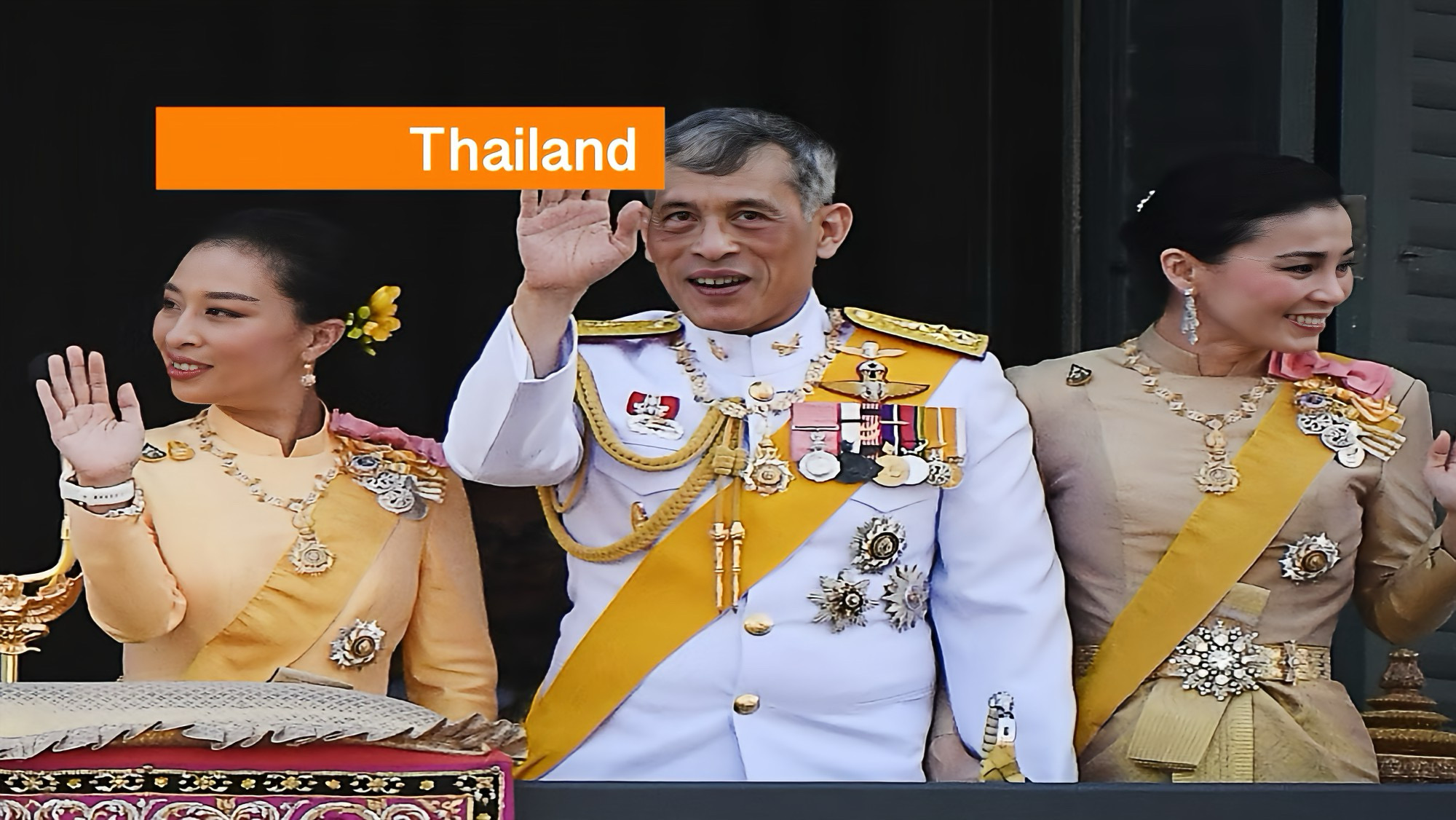 Het is vandaag een nationale feestdag in Thailand, Koning Rama X viert zijn 74e verjaardag.