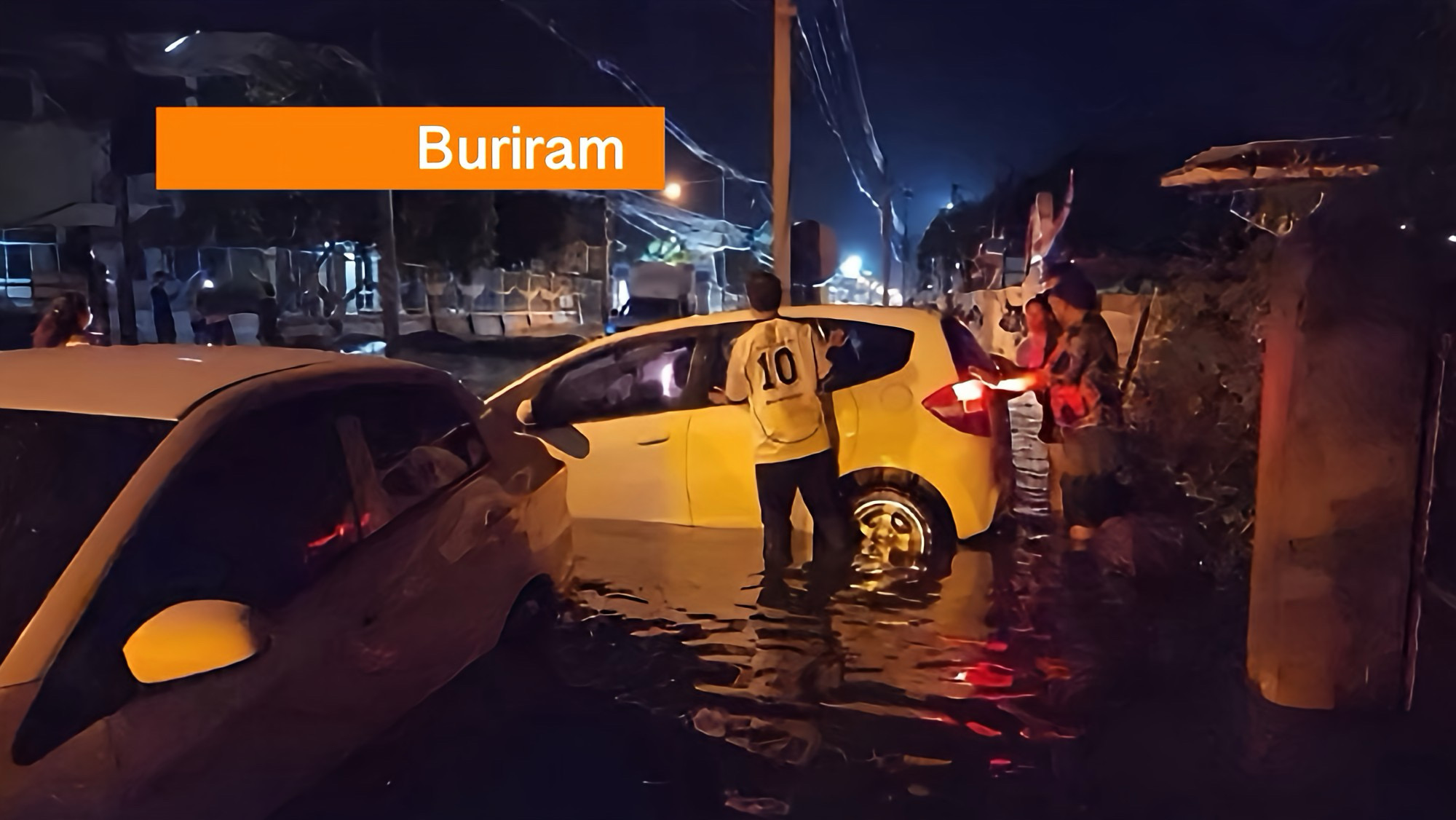 Het in Noordoost-Thailand gelegen Buriram opnieuw onder water na hevige regenval.
