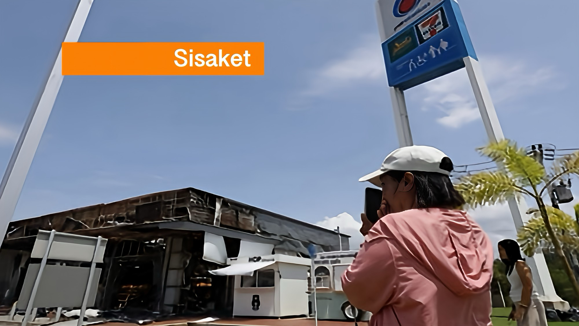 Door raketaanval vanuit Cambodja getroffen tankstation in Noordoost-Thailand vist naast het net, de Thaise overheid wijst op schade die al volledig is vergoed.