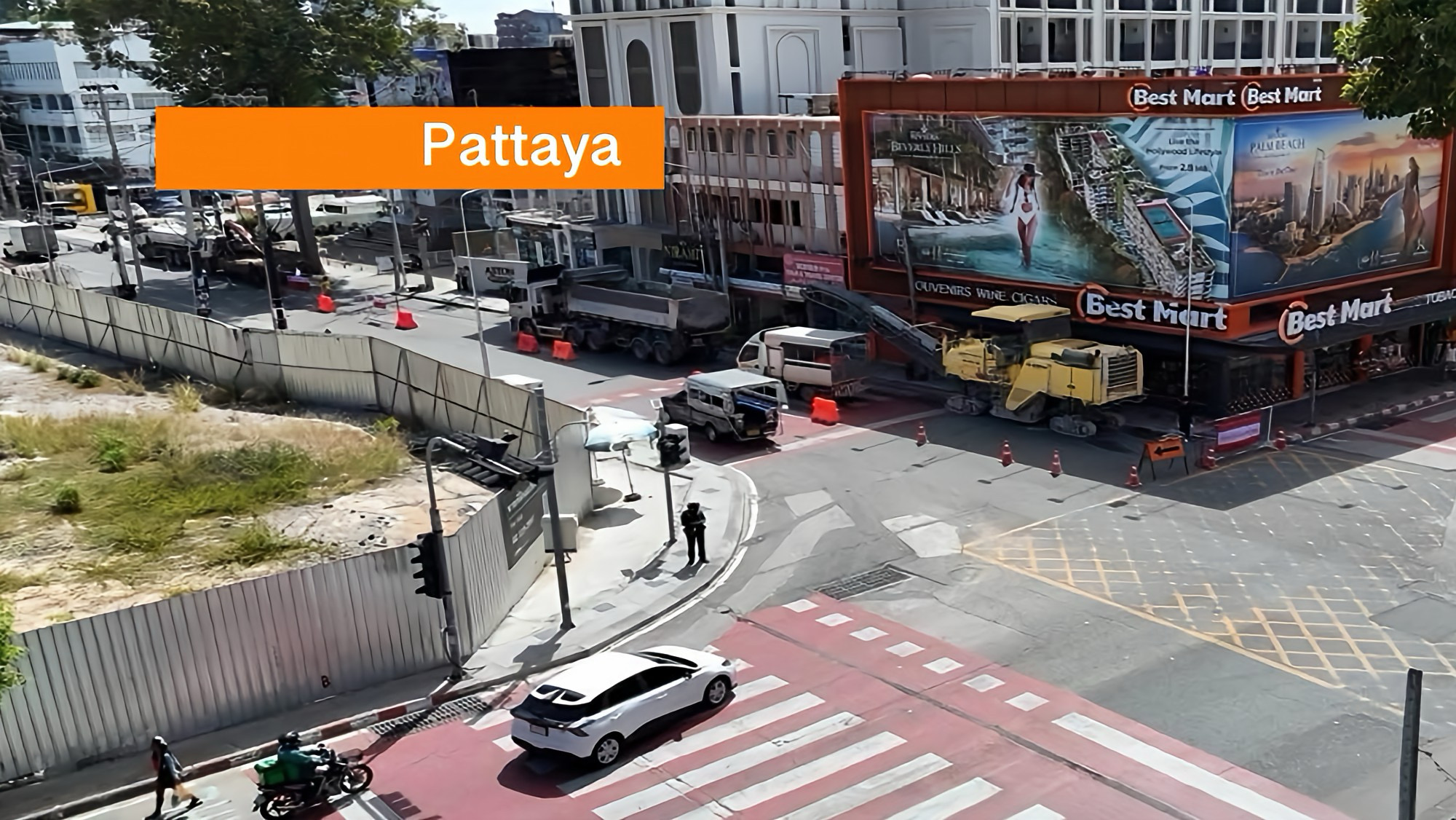 Pattaya start grootschalig herasfalteringsproject op Second Road, de voltooiing daarvan is binnen 90 dagen beloofd.