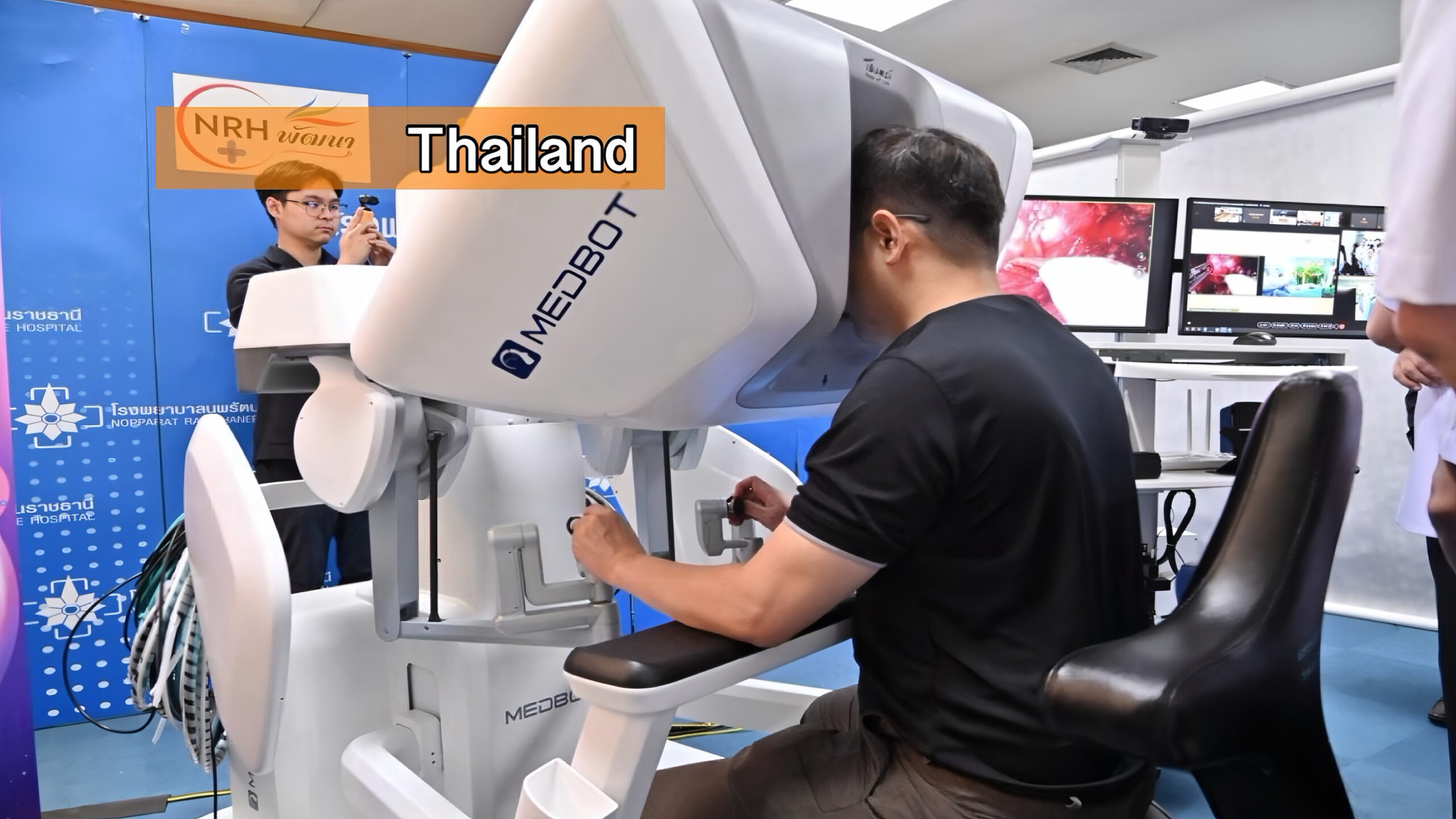 Thailand prolongeert met de eerste robotgestuurde operatie op afstand voor prostaatkanker.