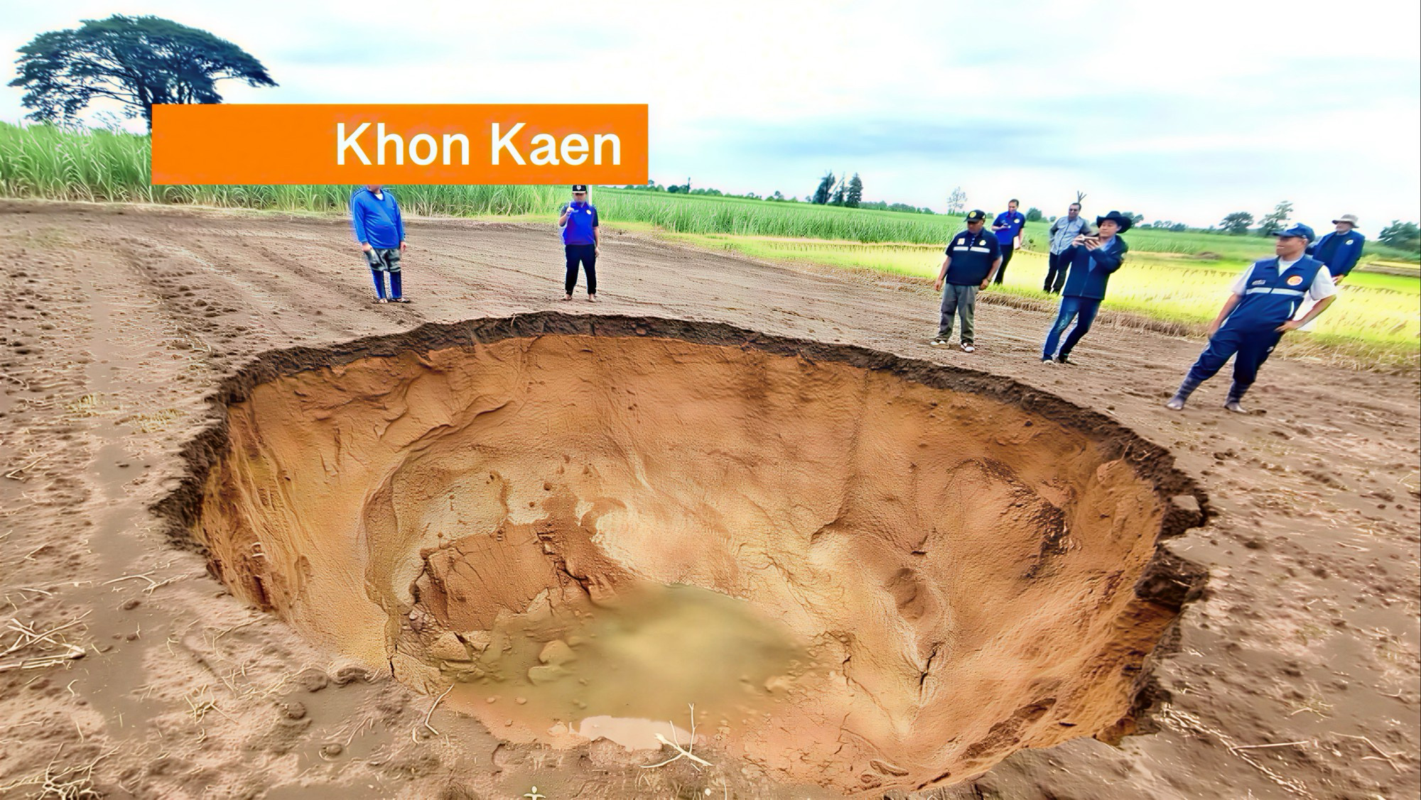 Dorp in Noordoost-Thailand is op weg om tot rampgebied verklaard te worden, nadat er zeven diepe zinkgaten ontstonden.