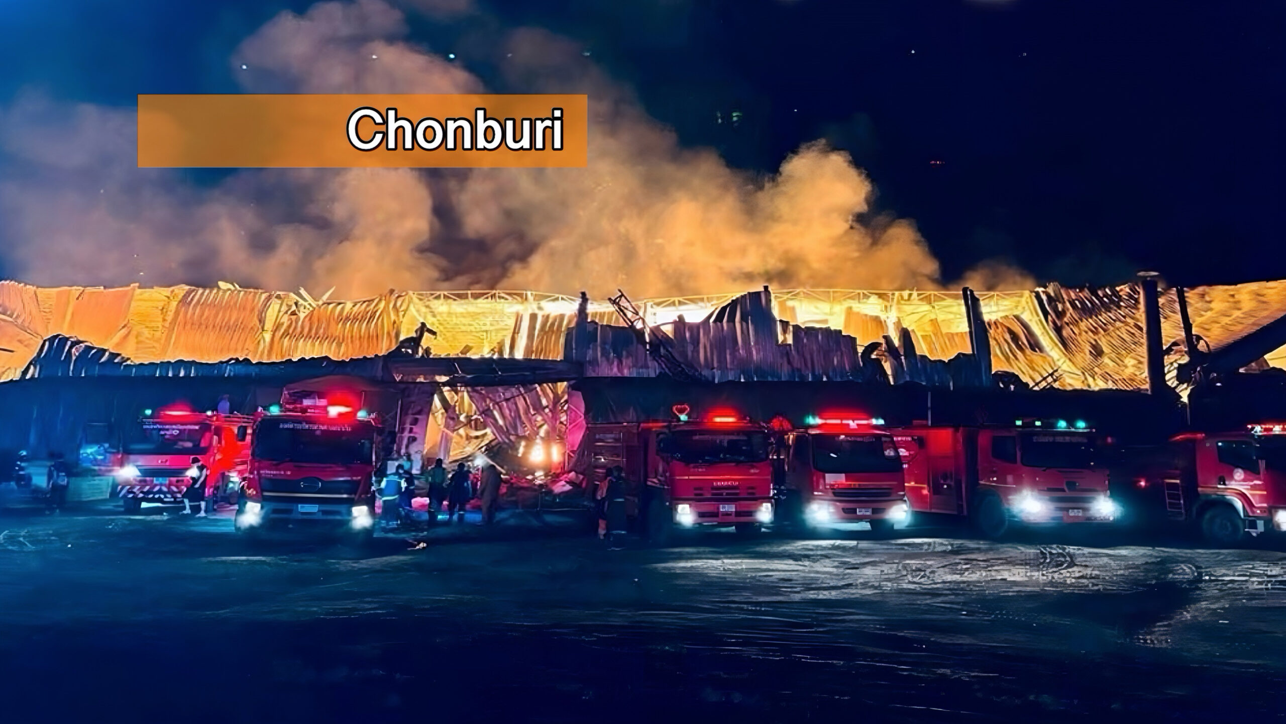 Grote brand bij Eco Wood in Oost-Thailand legt twee magazijnen in de as.