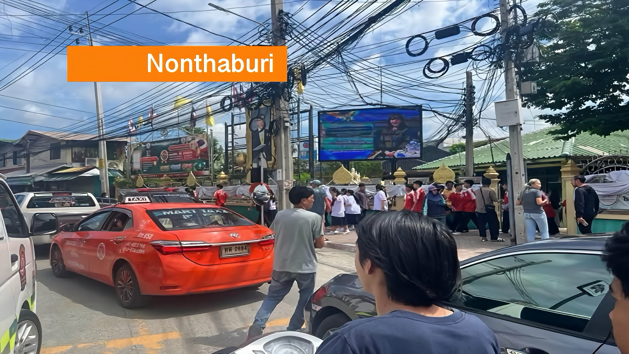 BREAKING NIEUWS | Vreselijke shietpartij op de Thepsirin-school in Centraal-Thailand; 7 mensen zijn omgekomen, waaronder 3 leraren, 3 leerlingen en de dader.