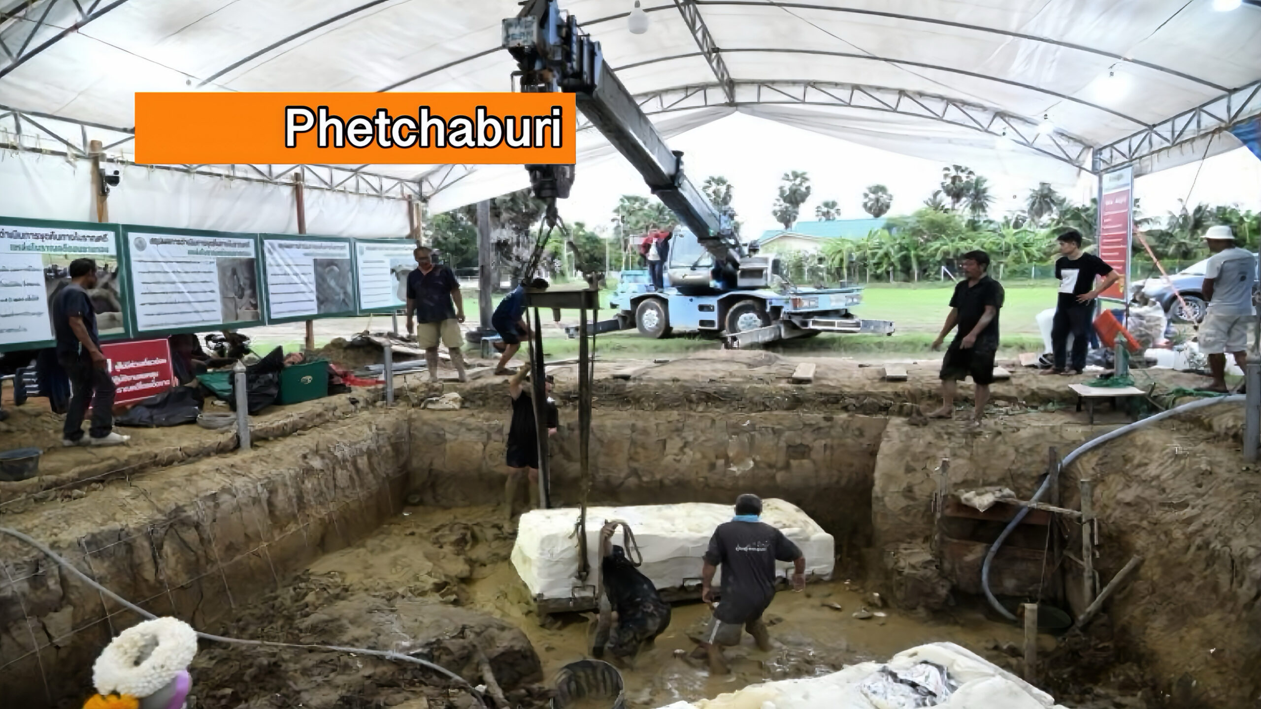 In Centraal-Thailand zijn zeven skeletten van ongeveer 1.500 jaar oud op een archeologische vindplaats aangetroffen.