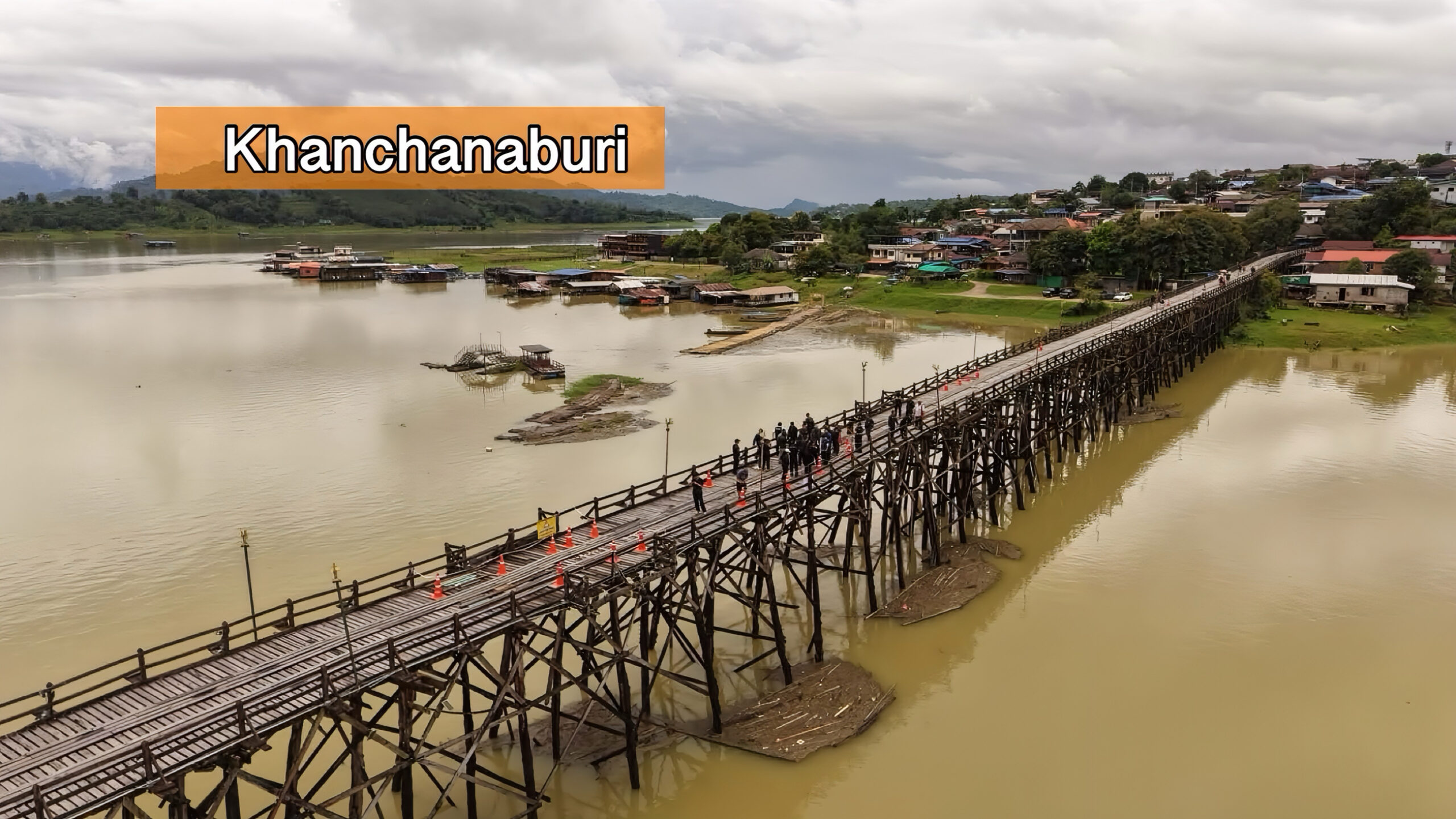 De iconische Uttamanusorn brug in West-Thailand gaat in de steigers.