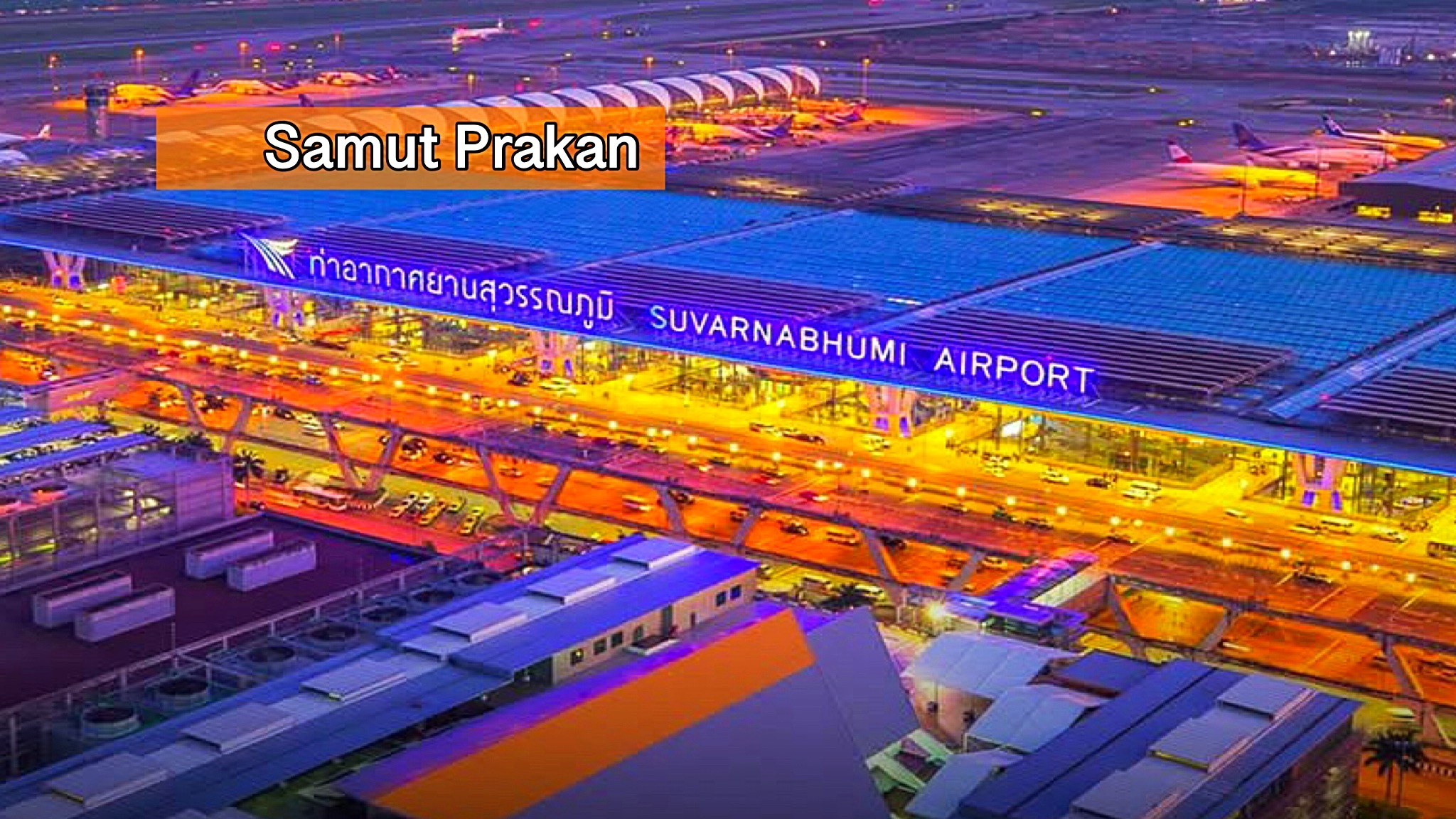 De grootste luchthaven van Thailand, Suvarnabhumi airport stelt onderhoud verhoogde toegangsweg uit na felle kritiek.