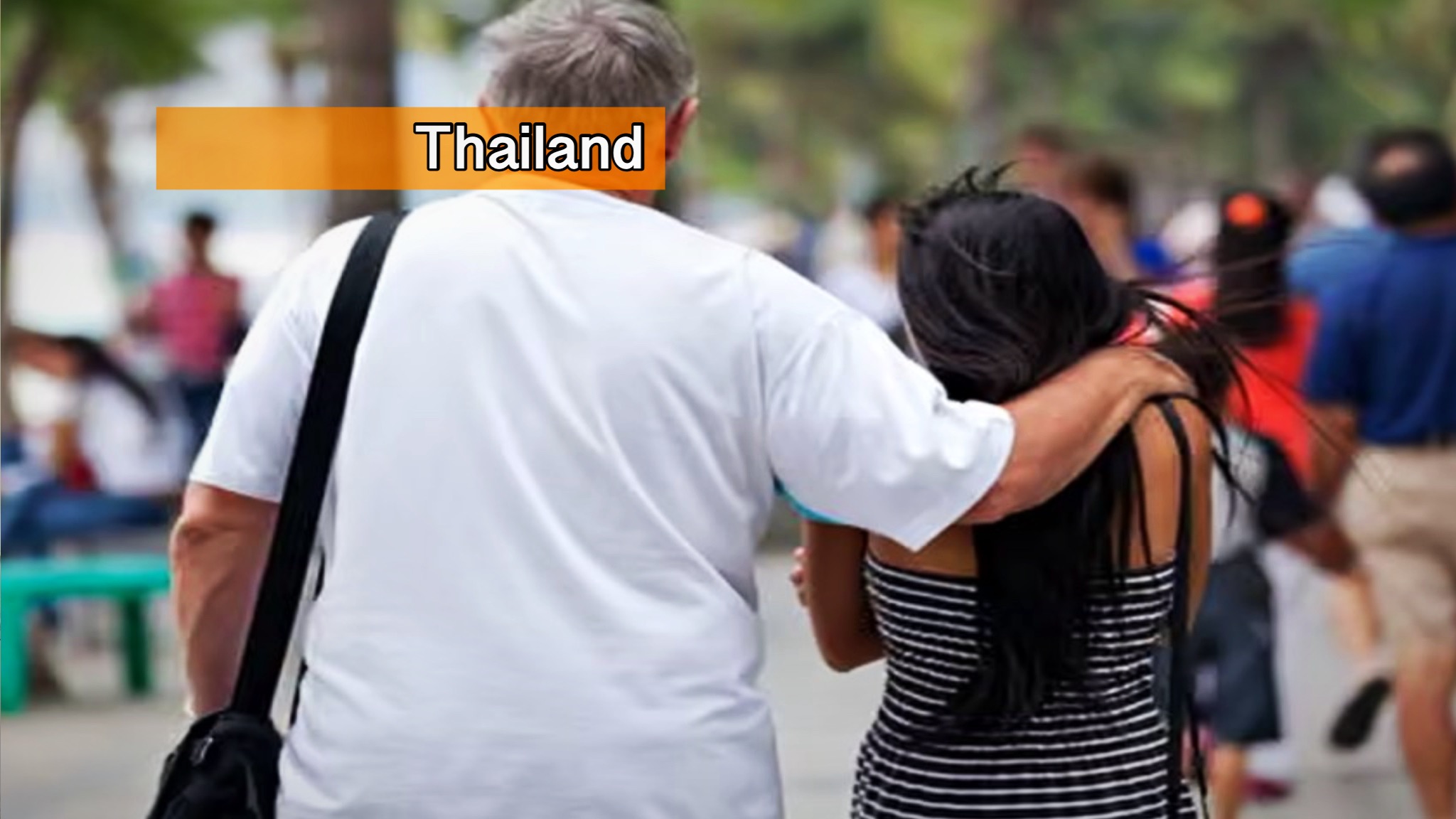 Thaise ’troostmeisjes’ zouden oudere westerse mannen bedienen, aldus de Vietnamese media.