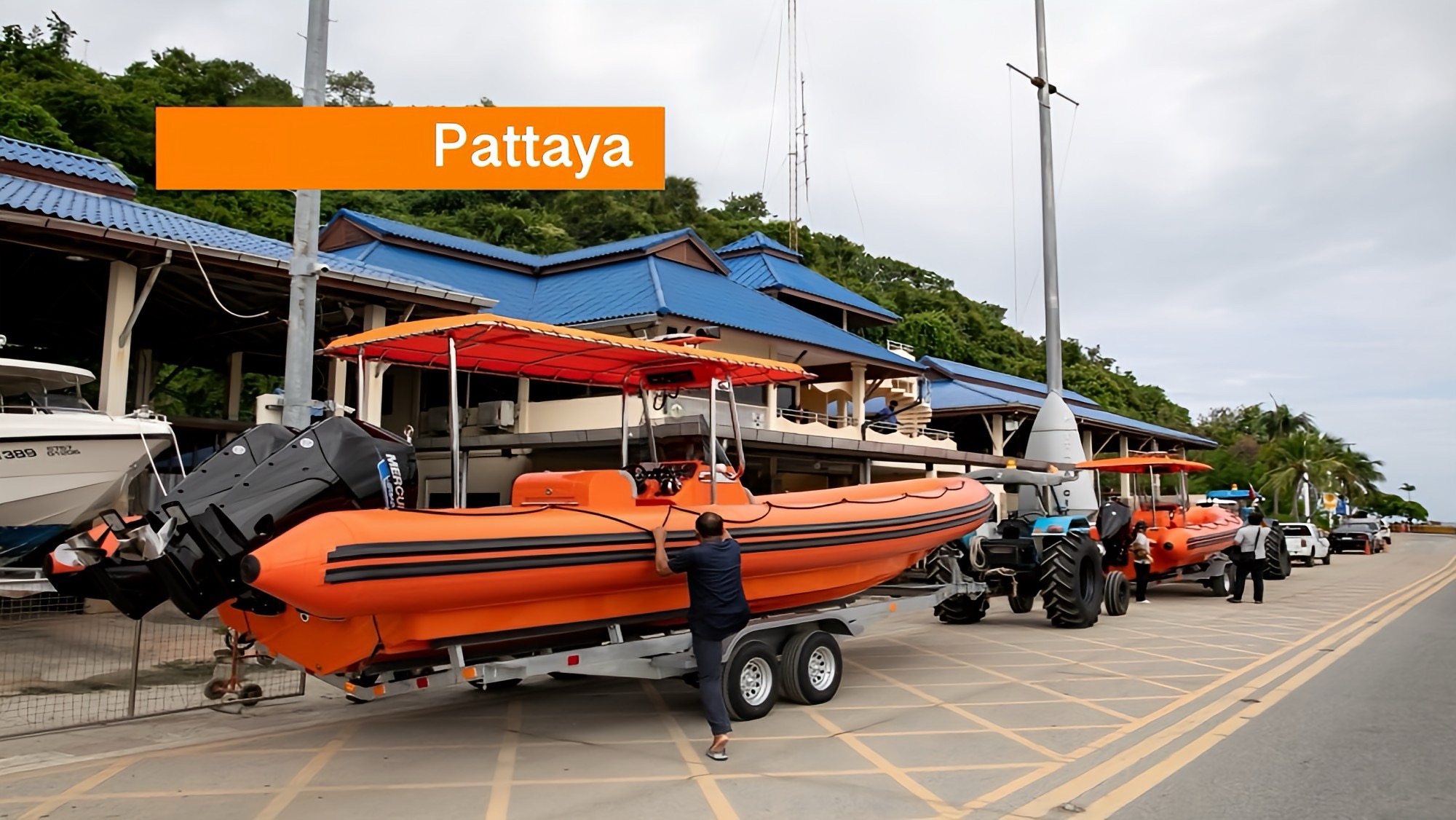 Pattaya breidt de reddingsdiensten in de Golf van Thailand uit met nieuwe reddingsboten en 36 camera’s.