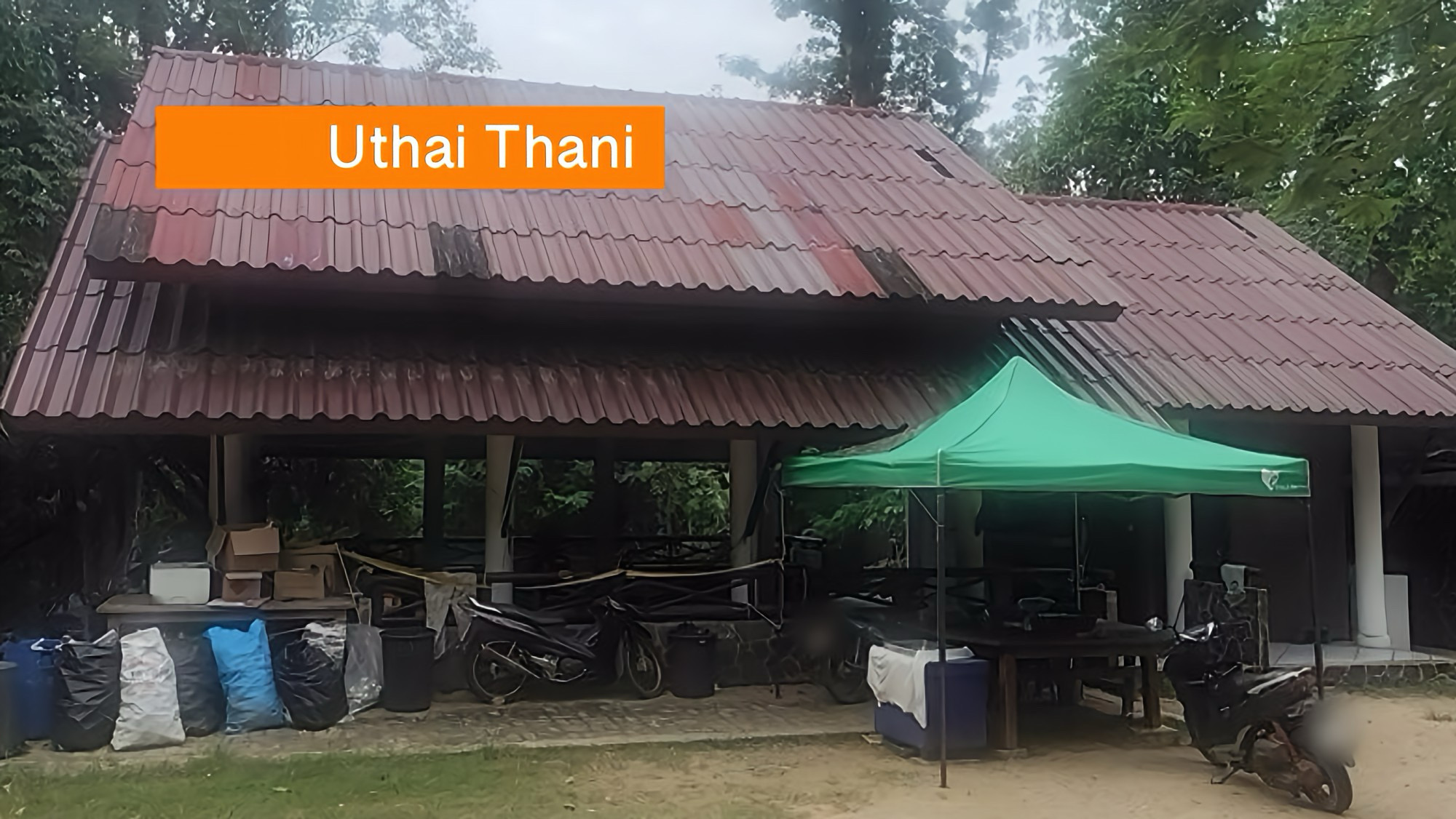 Boswachter in een natuurreservaat in West-Thailand door een tijger uit zijn onderkomen gesleurd en gedood.