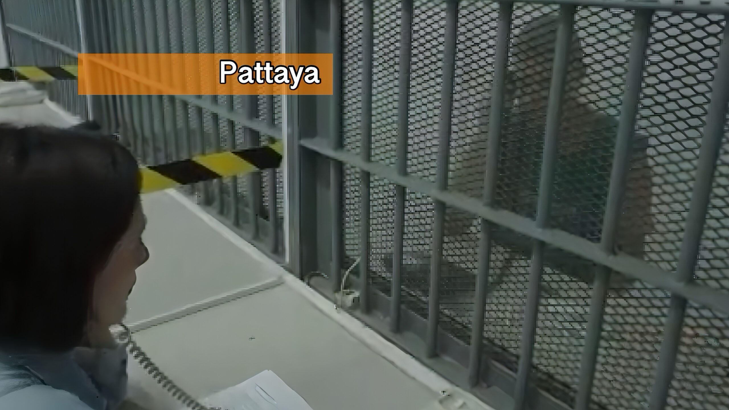 De Australische verdachte van moord op een 17‑jarig meisje in Pattaya beroept zich op zelfverdediging.