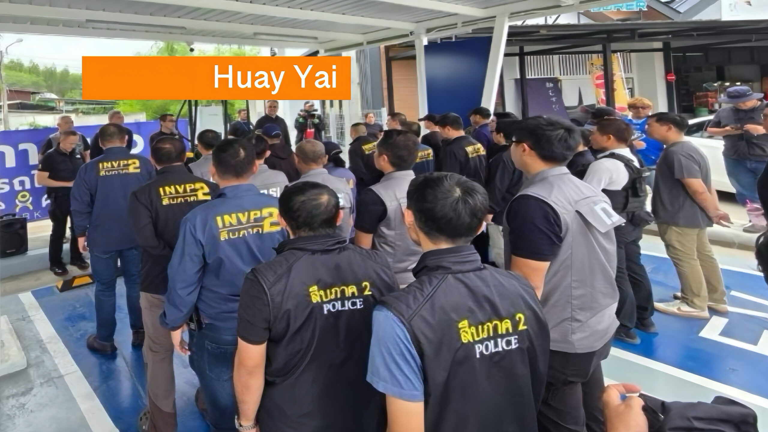Massale inval in Huay Yai, politie Pattaya houdt vier personen aan en nam één gram “Ice”  in beslag.