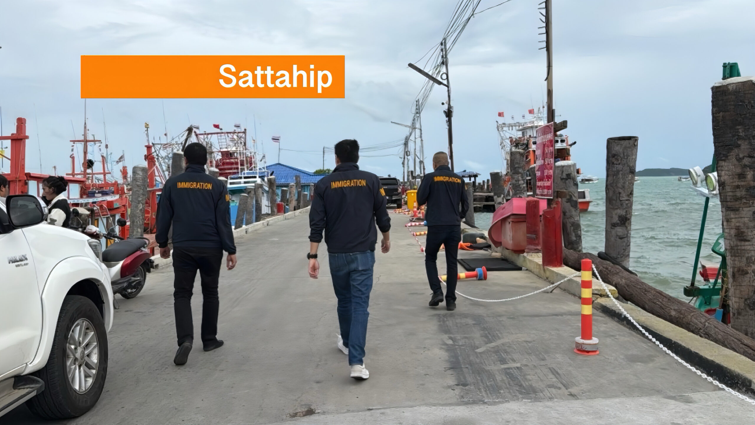 Door Interpol gezochte mensenhandelaar op de pier van Sattahip opgepakt.