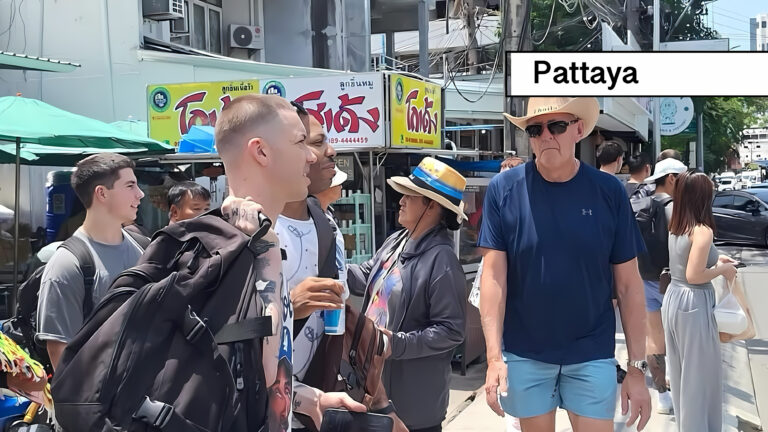 Pattaya spint garen bij de komst van de Amerikaanse Mariniers en stimuleren de lokale economie.