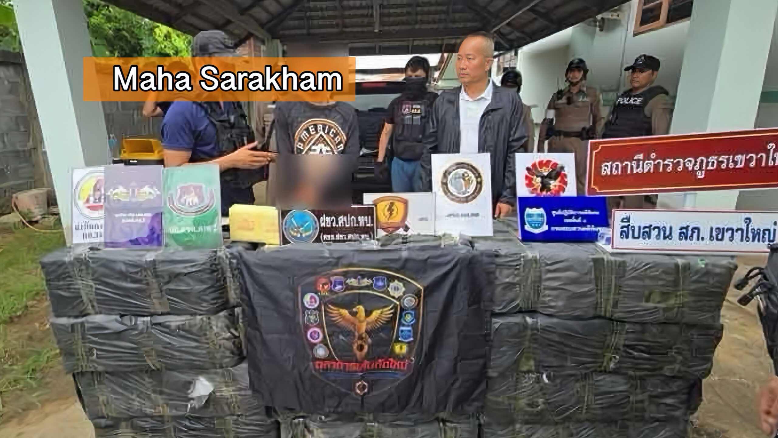 26-jarige Thaise man bij zijn huis in Noordoost-Thailand opgepakt met vijf miljoen “feestpilletjes” in zijn pick-up.