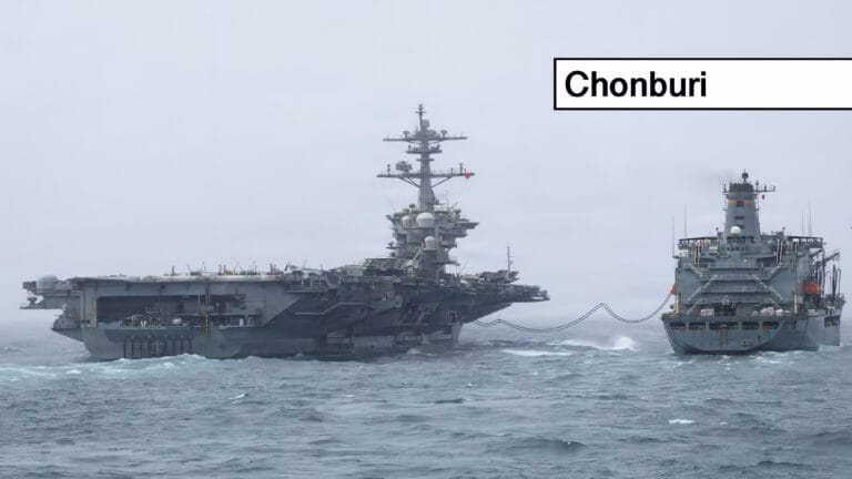 De USS Abraham Lincoln is in de diepzeehaven van Thailand aangekomen.
