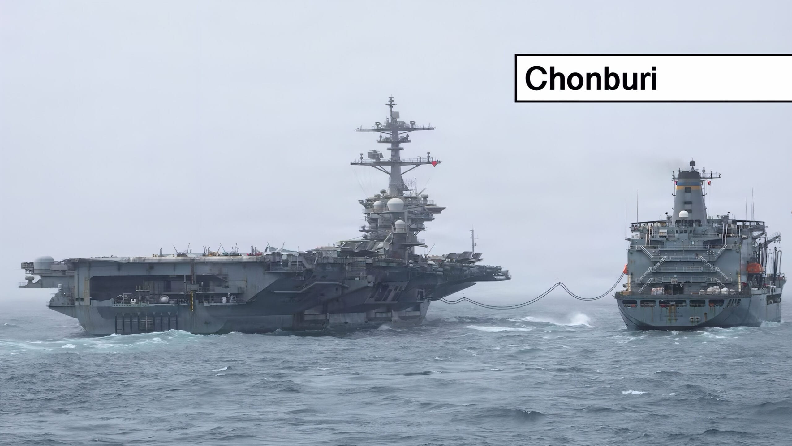 De USS Abraham Lincoln is in de diepzeehaven van Thailand aangekomen.